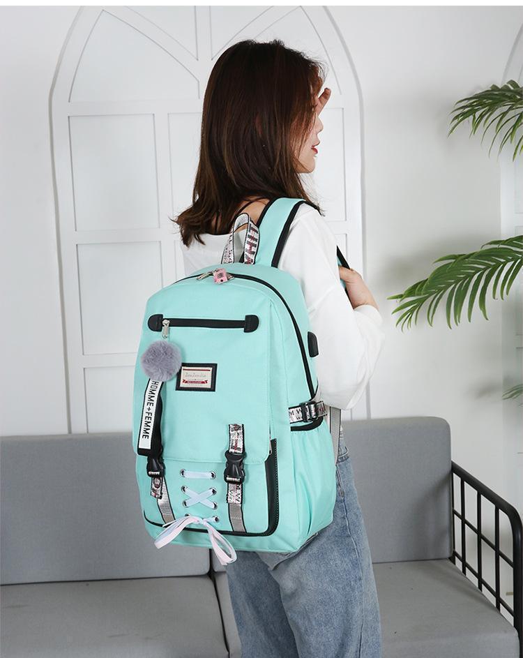 Mochila Feminina com Entrada USB e Trava Anti-Roubo - Preços ao Alcance