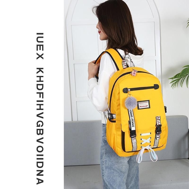 Mochila Feminina com Entrada USB e Trava Anti-Roubo - Preços ao Alcance