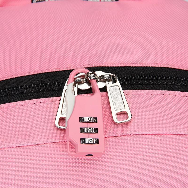 Mochila Feminina com Entrada USB e Trava Anti-Roubo - Preços ao Alcance